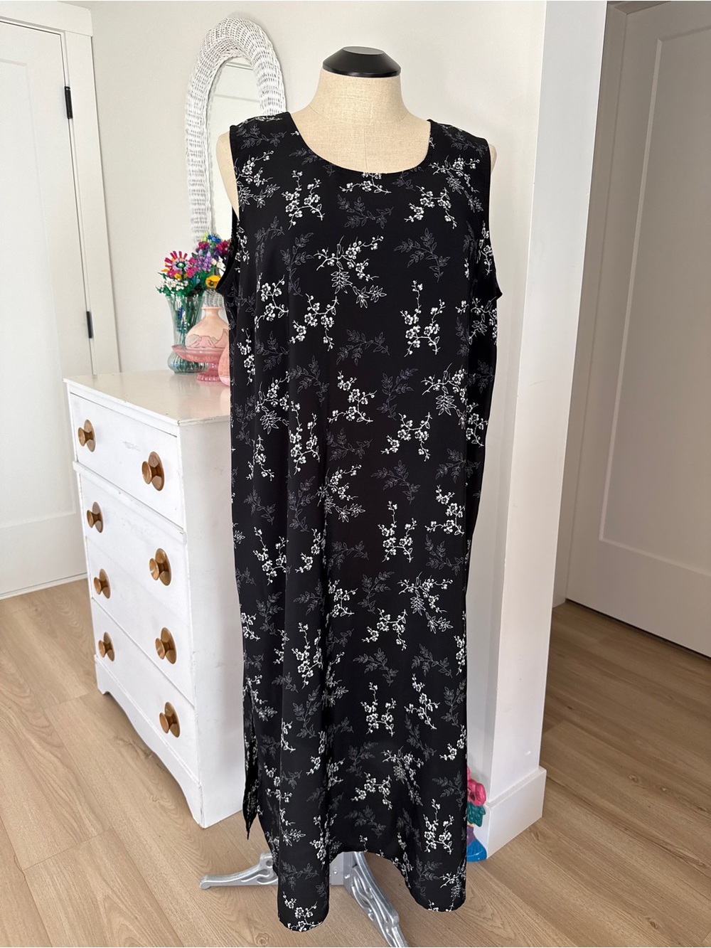 Plus Size Vintage Penningtons Black Floral Sleeveless Shift Dress